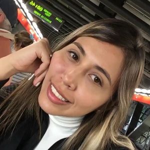 Meet your Posher, Angie